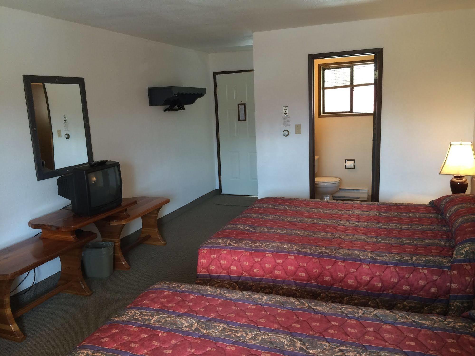 רדיום הוט ספרינגס Alpen Motel מראה חיצוני תמונה