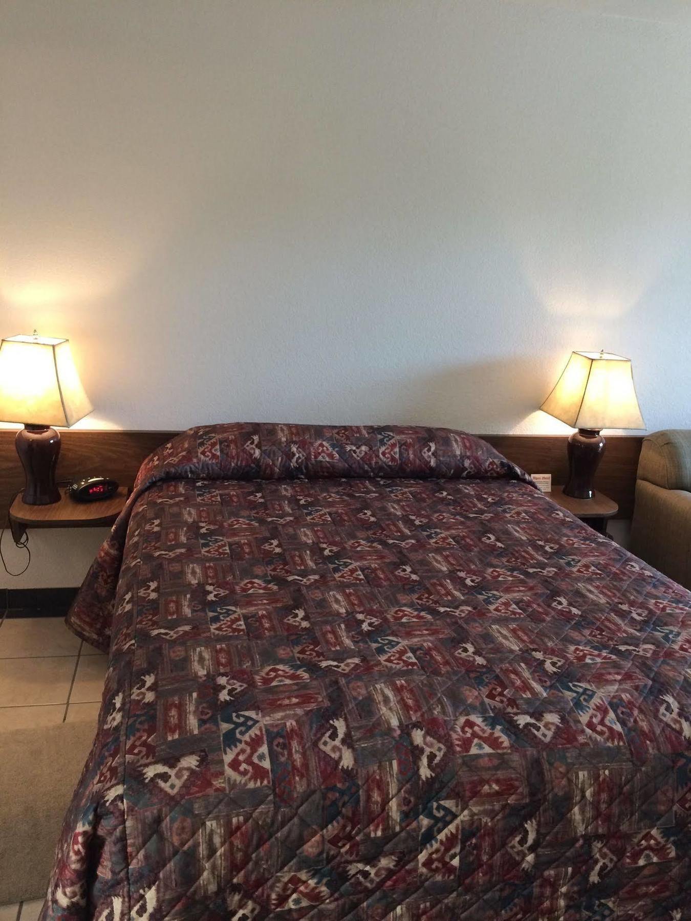 רדיום הוט ספרינגס Alpen Motel מראה חיצוני תמונה